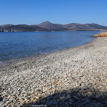 Der Strand von Agios Georgios