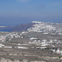 Blick nach Fira und Co.