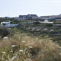 Nochmal die Baustelle des 5-Sterne-Resorts oberhalb von Sarakiniko