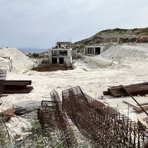 ... oberhalb von Sarakiniko