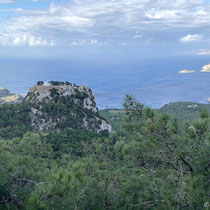 ... mit der Burgruine
