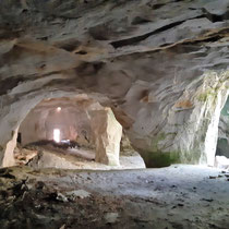 Die große Sandsteinhöhle
