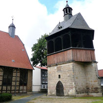 Der mächtige Glockenturm