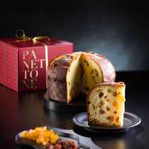 Panettone Classico decorated red box (1kg)