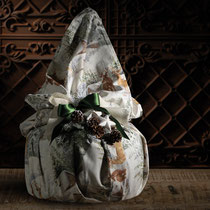 MAGNUM PANETTONE CLASSICO WITH TABLECLOTH INCLUDED (10kg) 