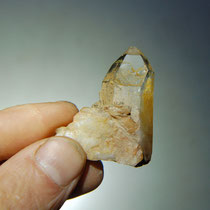 Bergkristall ca. 3 cm aus der Stufe vom Bild oben