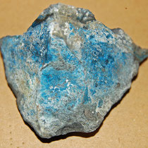 blaue Krusten ca.  6x5 cm