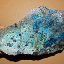 grün-blaue Krusten ca. 15 x 9 cm