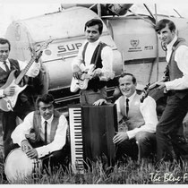 The Blue Five uit Spaubeek (ca.1967) L-R: Frans v.d. Water (solo), Frederik Zeelig (drums), Gerard Veetman (ritme), Harrie ? (orgel) en Ger (? bas).