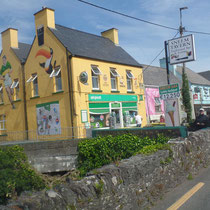 Sneem: un coquet village aux couleurs vives.