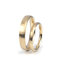Schöne fein strichmatt gearbeitete Hochzeitsringe in Roségold 585/000