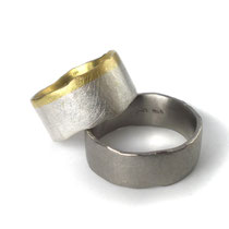 Ringe aus Palladium sowie Gelbgold mit Silber