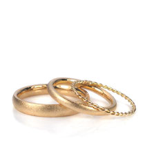 Hochzeitsringe in Roségold 585/000 3.5 + 2.3 mm schlagmatt mit Ring Twist