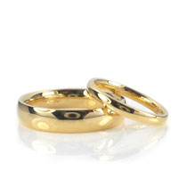 Edle und zeitlose Hochzeitsringe in poliertem Gelbgold 750/000 4.5 + 2.2 mm