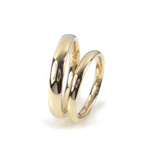 Schöne Hochzeitsringe in sattem Gelbgold