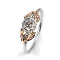 Romantischer Verlobungsring mit champagner-farbenem Brillant 0.51 ct.