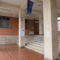 Scuola Media De Amicis di Calatafimi Segesta - Foto atrio d'ingresso