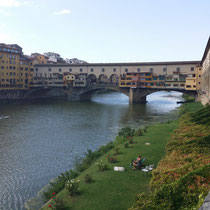 "Ponte Vecchio" über dem "Arno"