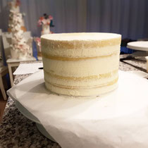 Semi-Naked-Cake