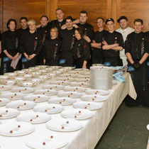 cookart internationale 20 Köpfige team kochte in Airport Club Frankfurt 6300€ Erlös ging an die Stiftung Bärenherz - Gourmet Südtirol