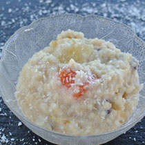 Süßer Milchcouscous mit Früchten