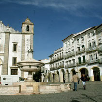 La place d'EVORA