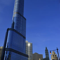 Downtown Chicago  - E lower Wacker Drive Area (with Trump Tower Chicago)