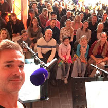 Selfie mit Publikum.... Amazon Deutschland 86 TKKG Lesung usw....