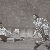 Sabino, en un partido contra el Huracán Lakua de 1999.