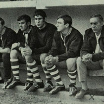 Banquillo de Altzarrate con Pacho Echevarria, en la temporada 1969-70