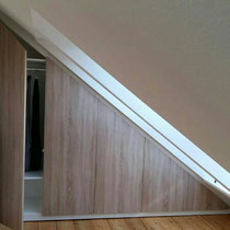 Dachschrägenschrank mit Tip On Fronten