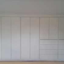 Einbauschränk mit Push-to-open-Fronten 