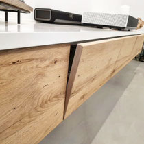 Lowboard mit Klappen aus recyceltem Eiche-Altholz