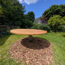 Gartenmöbel Tisch mit runder Platte aus Kirschenholz 