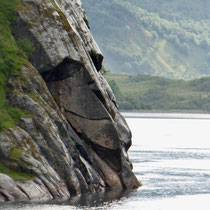 Bild:  Troll am Eingang eines Fjords