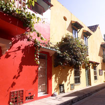 Bild: Bunte Straße in Cartagena