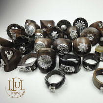 Anillos de madera con aplicaciones de plata 950.