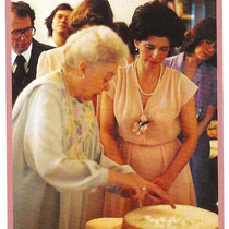 Ivy with Carol Weyland Conner - Glow mag.Nov.2003