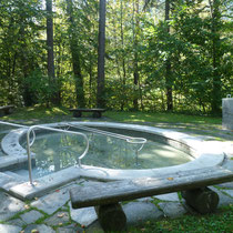 Wassertretanlage in 83457 Bayerisch Gmain - am Bergkurgarten (Foto: Kur-GmbH Bad Reichenhall/Bayerisch Gmain)