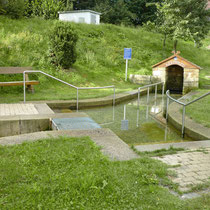 Kneippanlage in 92439 Bodenwöhr- Ortsteil Kaltenbrunn von Schwandorf aus kommend - (Bild: Touristinfo Bodenwöhr)