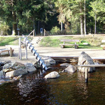Kneippanlage in 94518 Spiegelau- beim Kurpark Schwarzachstraße - barrierearm (Foto: Tourist Info Spiegelau)
