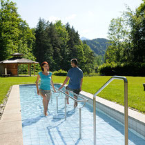 Wassertretbecken in 87629 Bad Faulenbach- nähe Füssen (Ostallgäu) (Foto: Füssen Tourismus u. Marketing)