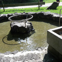 Wassertretbecken und Armbad in 87541 Vorderhindelang, am Kinderspielplatz Am Auwald (Oberallgäu)