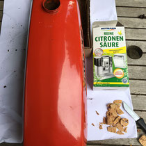 Die Zitronensäure stammt aus einem Ladengeschäft.