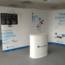 ISOframe-Ripple Promotionstand Dental-Wings