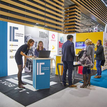 Messestand-System PANORAMIC mit LED-Leuchtmodulen
