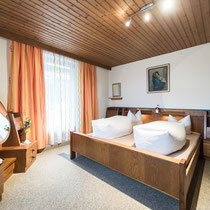 Schlafzimmer der Ferienwohnung Jutta 1 in Kaltenbach im Zillertal