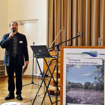 René Sievert vom NABU-Regionalverband Leipzig führte als Moderator durch die Veranstaltung. Foto: Karin Lange