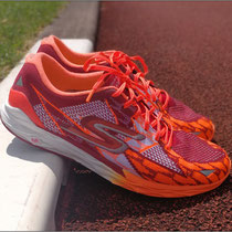 Der 'GoMeb Speed 4' von Skechers Performance im Test.