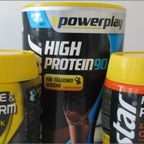 'Hydrate & Perform' und 'Powerplay High Protein' von Isostar im Kurztest.